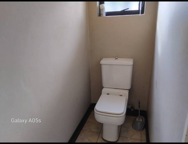 57M² BUSINESS TO LET IN BRYANSTON